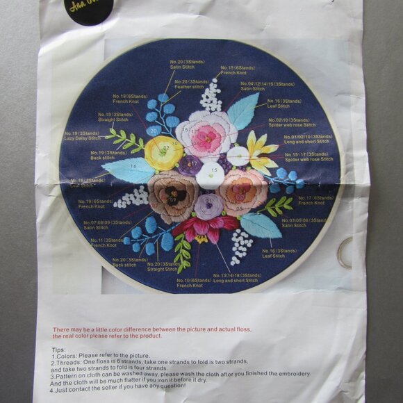 Ana Goods Blue Posy Embroidery DIY Art Kit with hoop, stamped cloth and floss - Picture 2 of 9